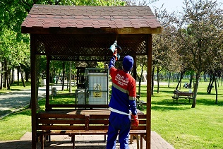HASBAHÇE’DEKİ ÇARDAK VE PİKNİK ALANLARI YENİLENİYOR